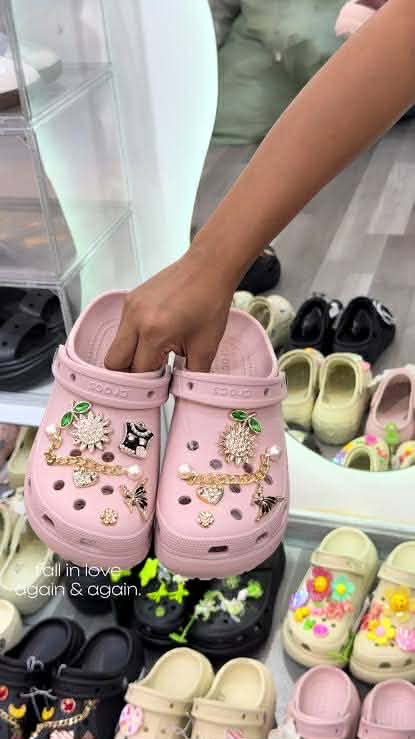 croc charms shoes (pair)